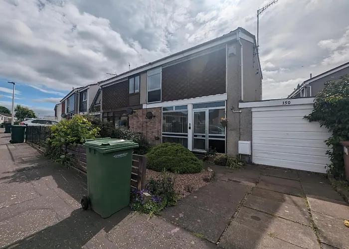 Gorgeous Full Home In Edinburgh