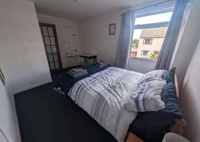 Gorgeous Full Home In Edinburgh